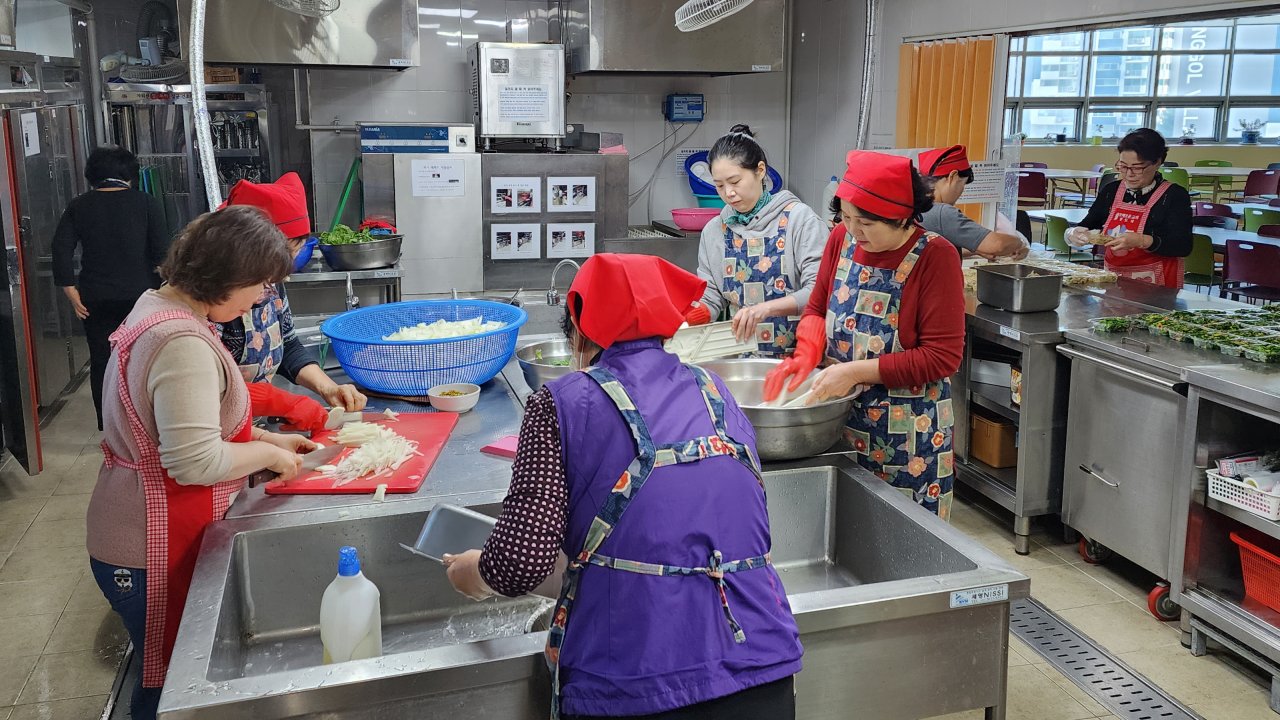 231115 독거어르신 반찬봉사